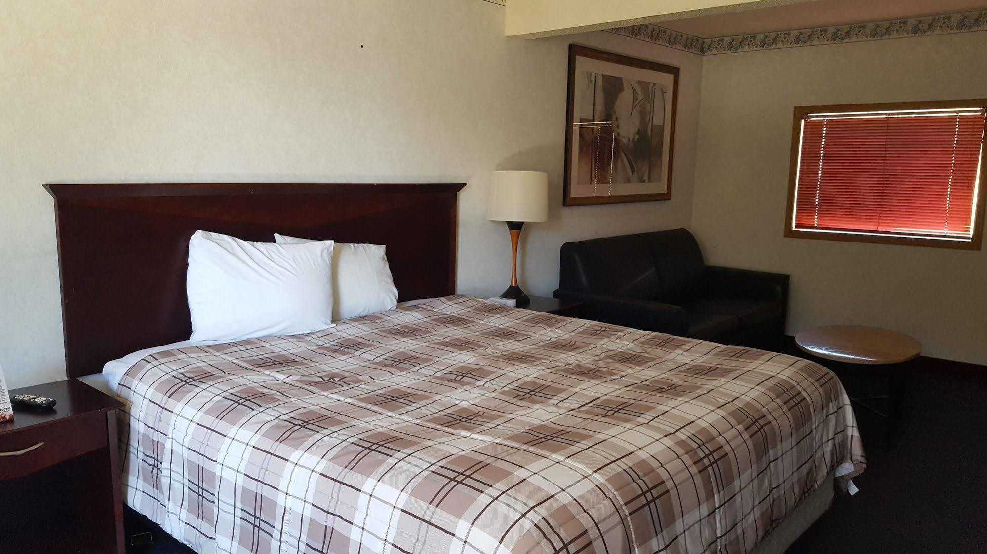 Richland Inn And Suites Екстериор снимка